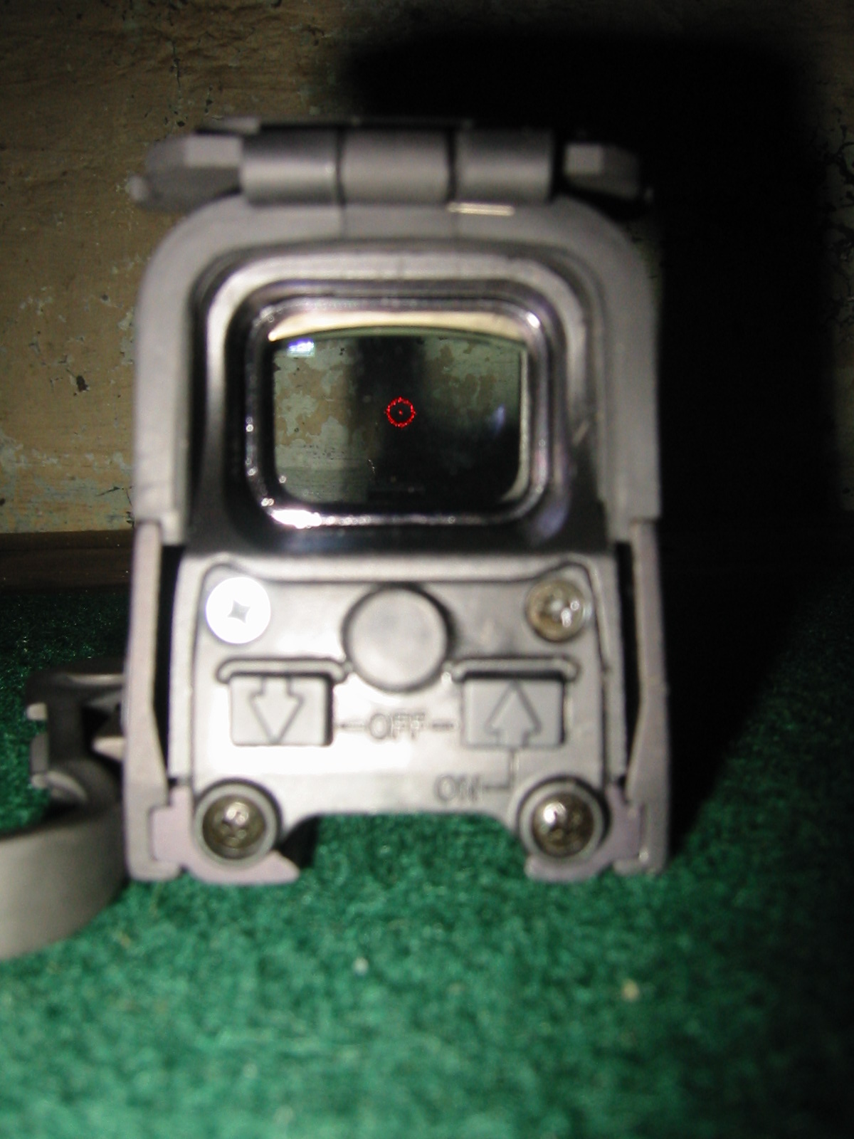 Shooting Sports Forum Who has looked thru a eoTechorlike holosight?